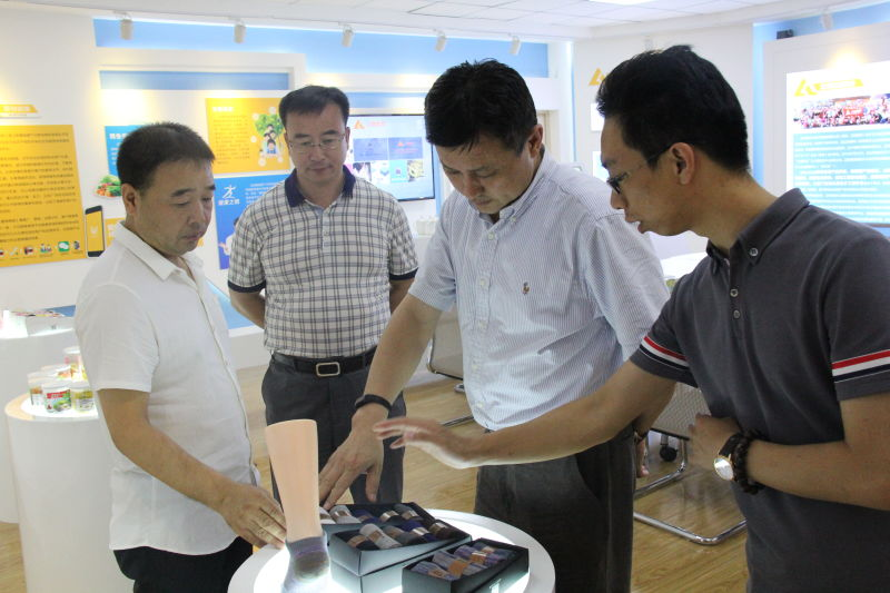 遼陽市委常委、常務副市長張震到遼聯集團調研指導